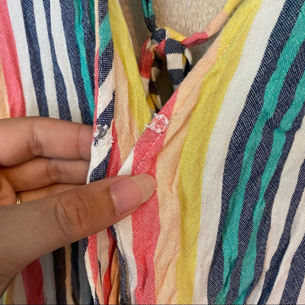 Stripped Flowy Romper - Picture 4 of 6